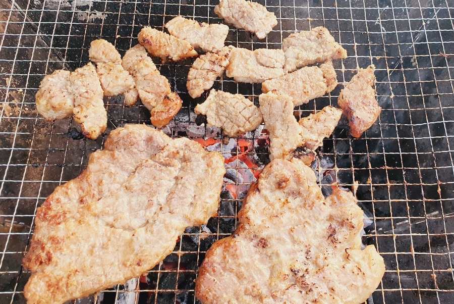 황금돼지숯불구이 이미지