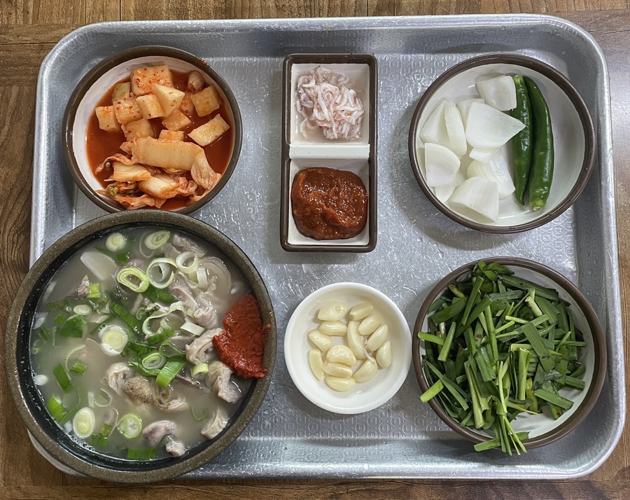 장군돼지국밥.수육 이미지