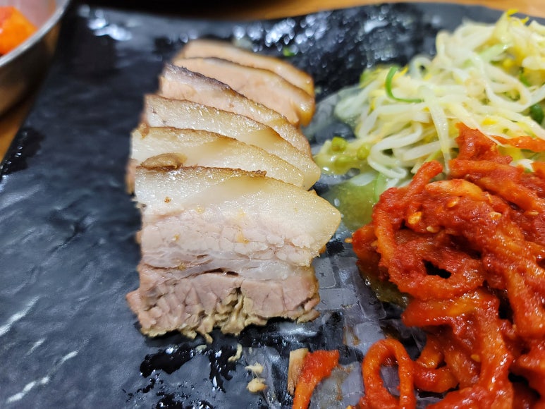 엄마국밥 이미지
