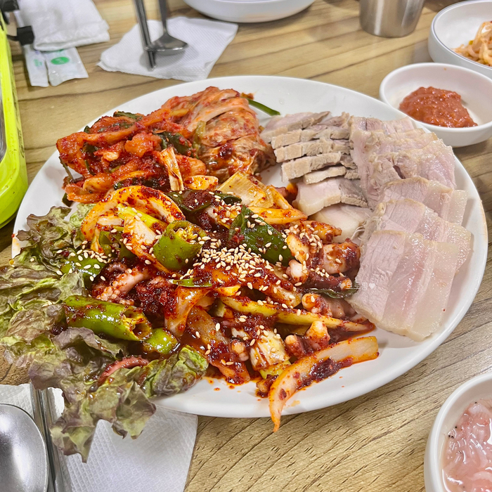 최부자왕족발 이미지