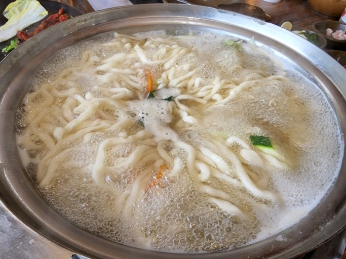 초당칼국수 이미지