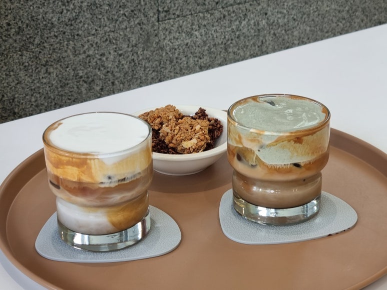 레디투커피 이미지