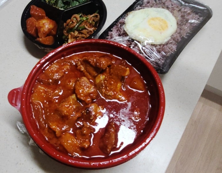 자작나무김치찜 이미지
