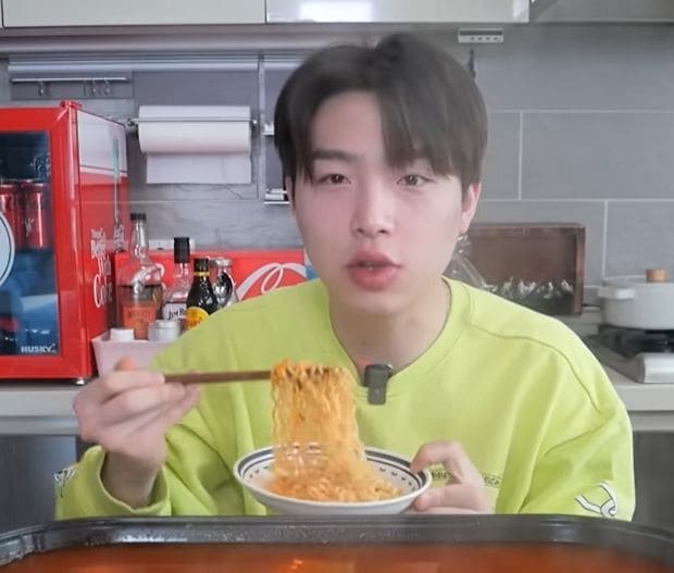 웅이식당 이미지