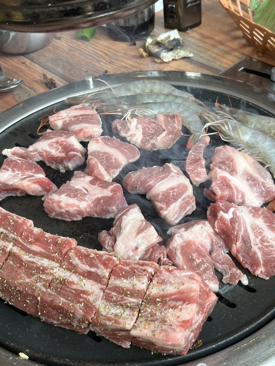 장어랑흙돼지 이미지