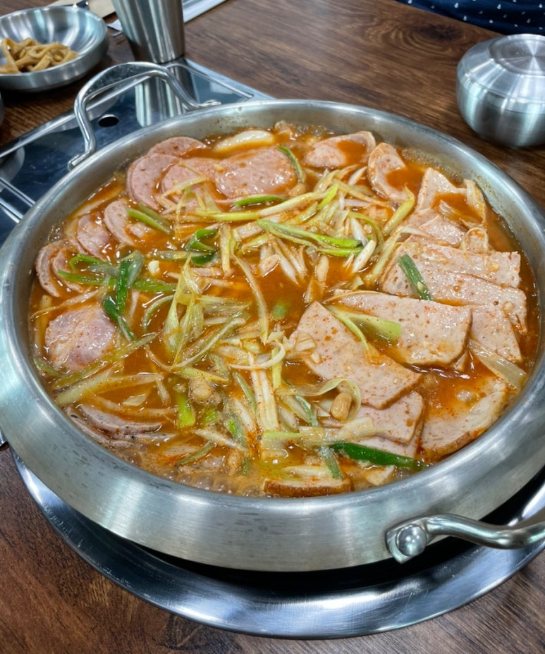 로만델리 부대찌개 이미지