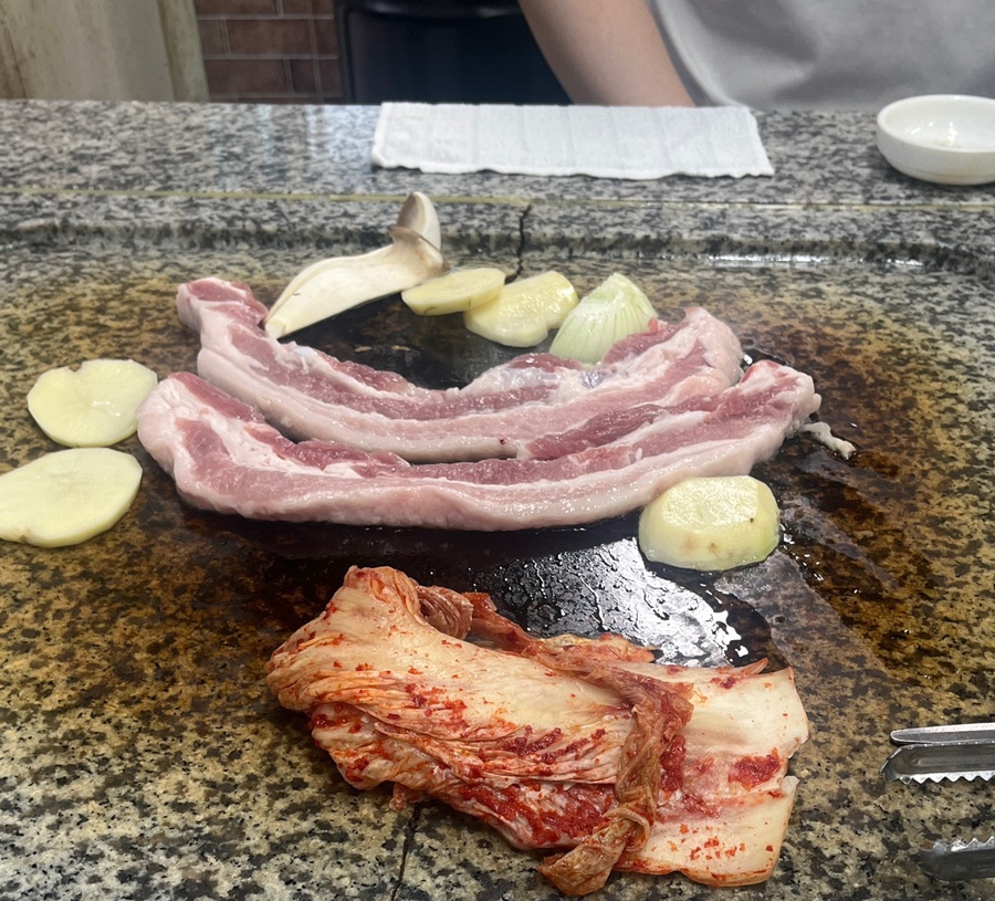 두남자 쟁반고기 이미지