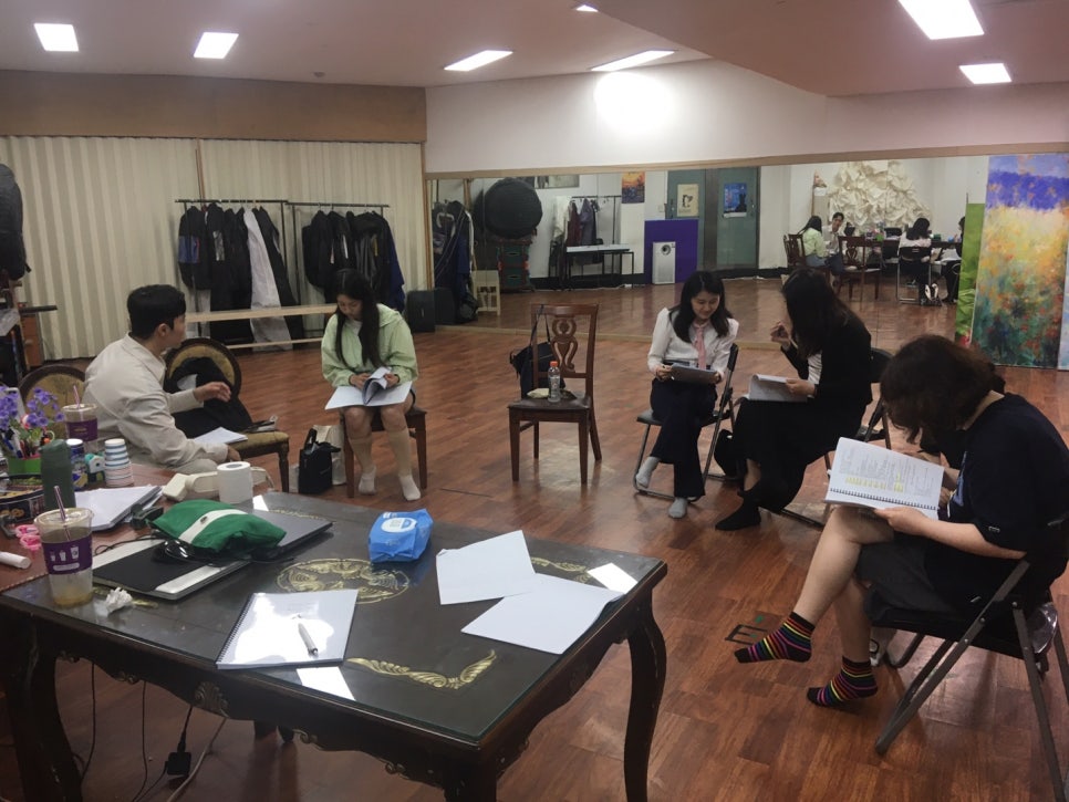 올모스트컴퍼니 이미지