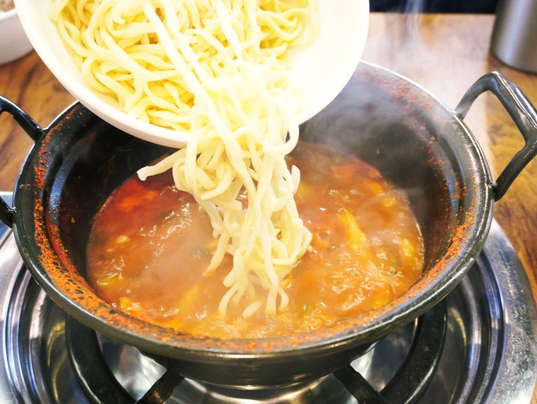 동촌동샤브칼국수 이미지