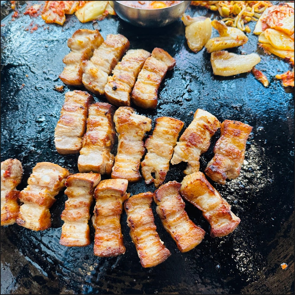 솥뚜껑삼겹살 이미지