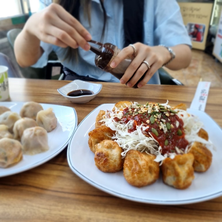반할세천손만두 이미지