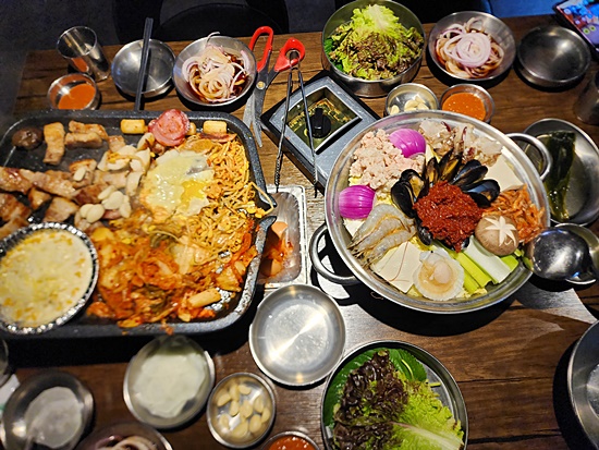 꿀삼겹 이미지