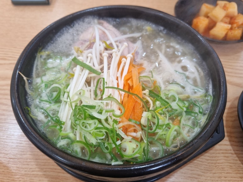 수정닭반마리칼국수 이미지
