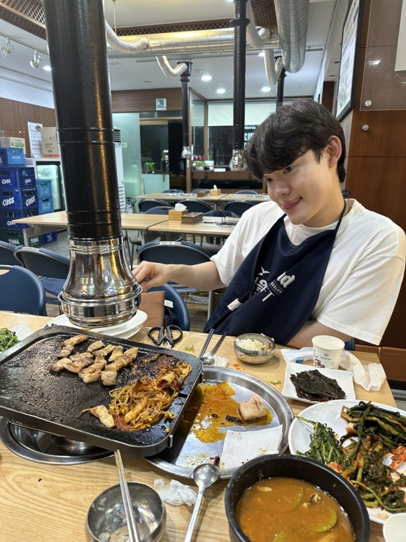 자연석돌구이생삼겹살한우 이미지