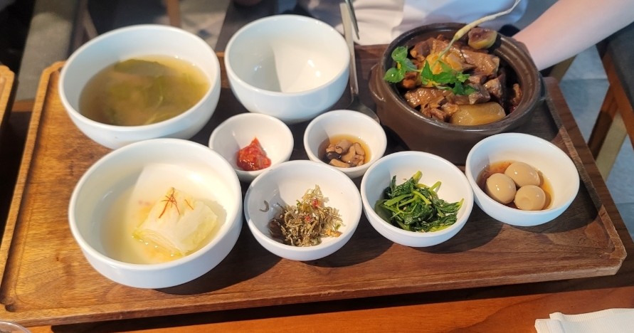 사대부집곳간한식부페 이미지