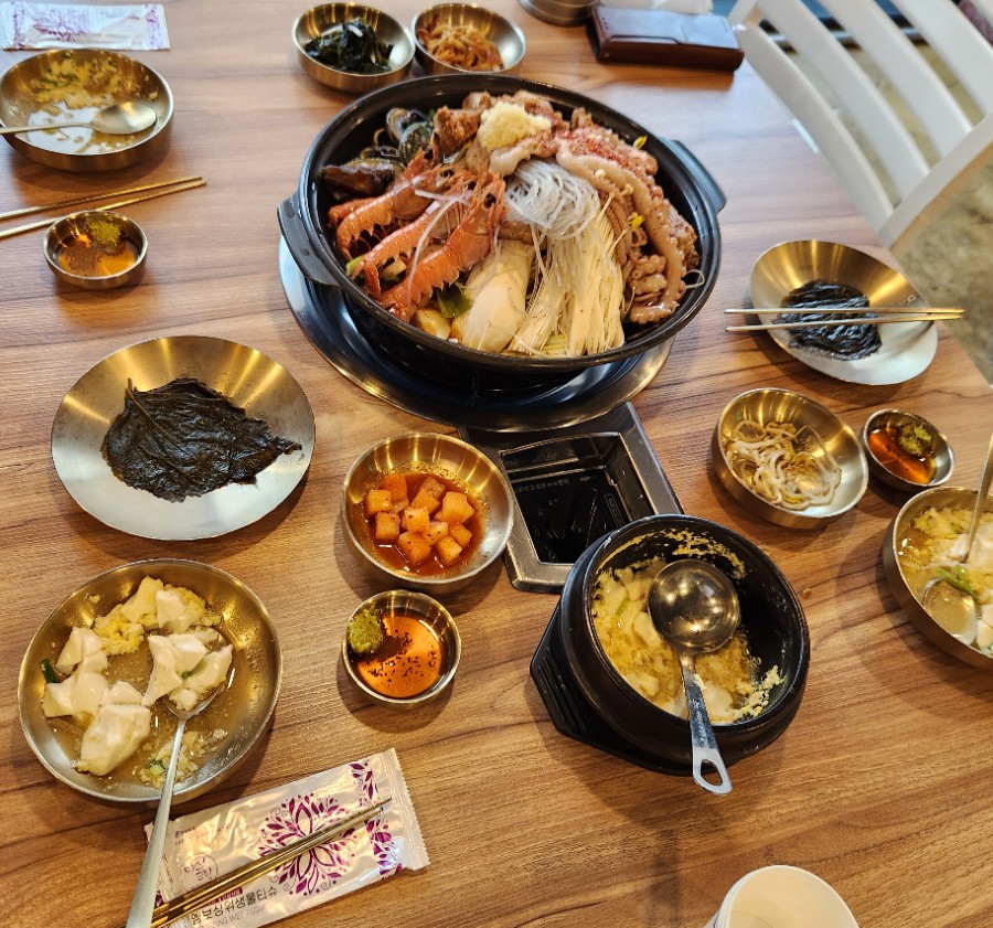낭쿰낭쿰흑돼지해물갈비전골산방산점 이미지