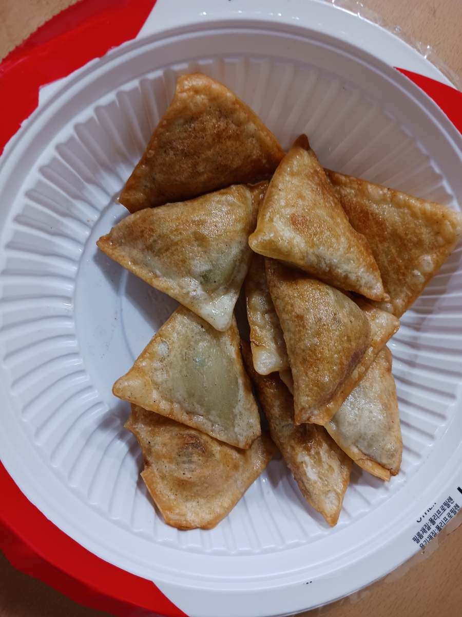 냠냠치킨 이미지