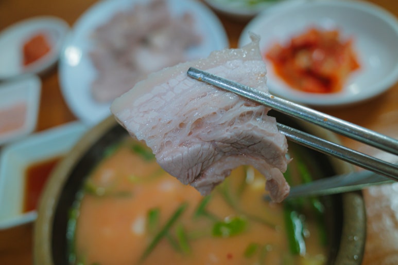 장수돼지국밥 이미지