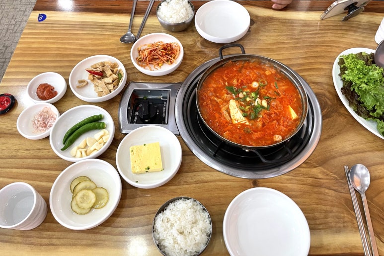 반가네쌈싸먹는김치찌개&삼겹살 이미지
