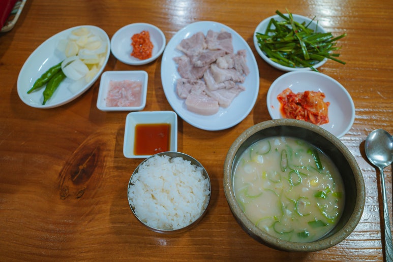 장수돼지국밥 이미지