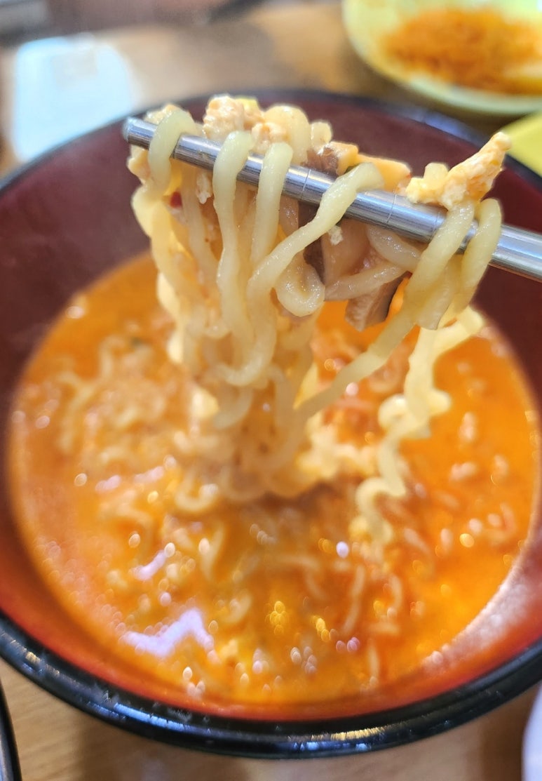 왕순이 주먹밥 김밥 이미지