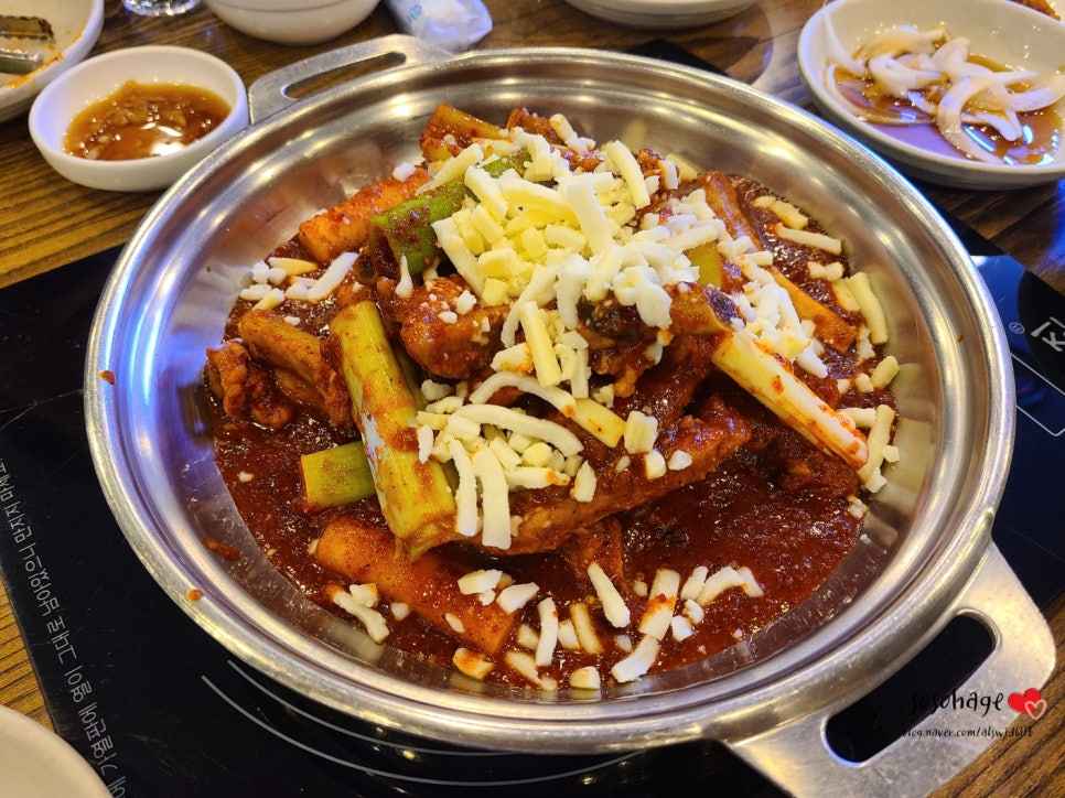 섹돼등갈비 이미지
