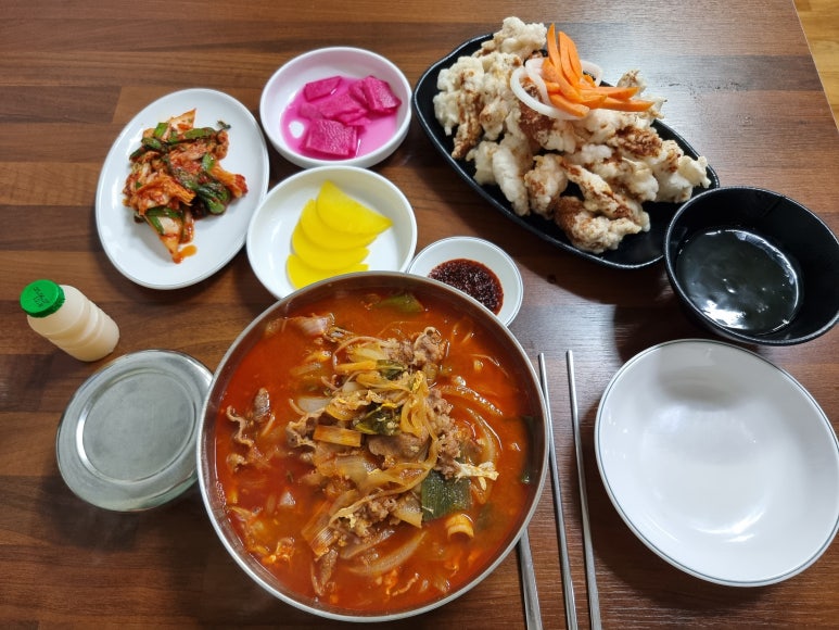 왕언니육칼밥 이미지