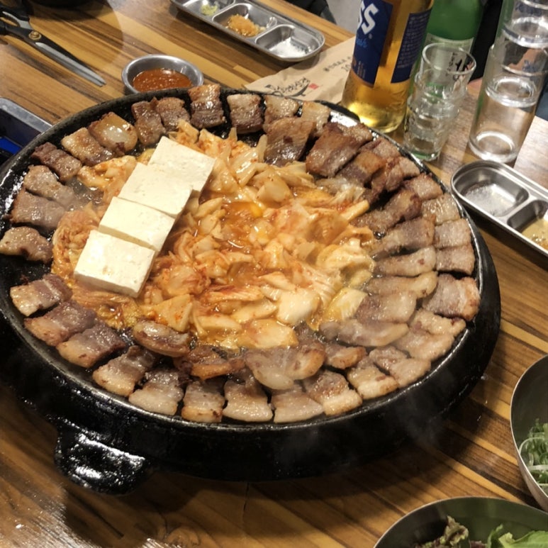 무쇠김치삼겹 이미지