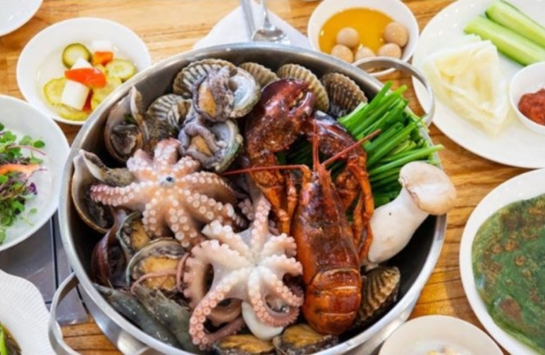 제철해물탕 이미지