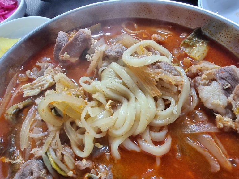 왕언니육칼밥 이미지