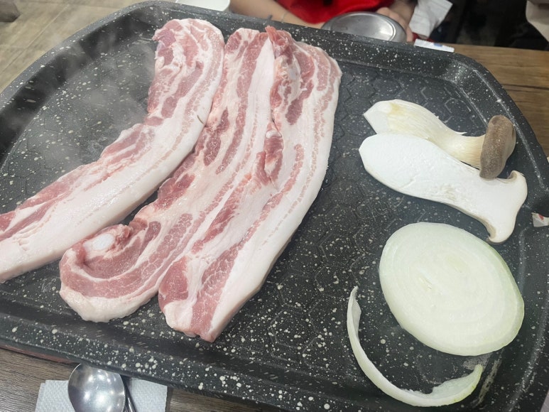 자매대패삼겹 이미지