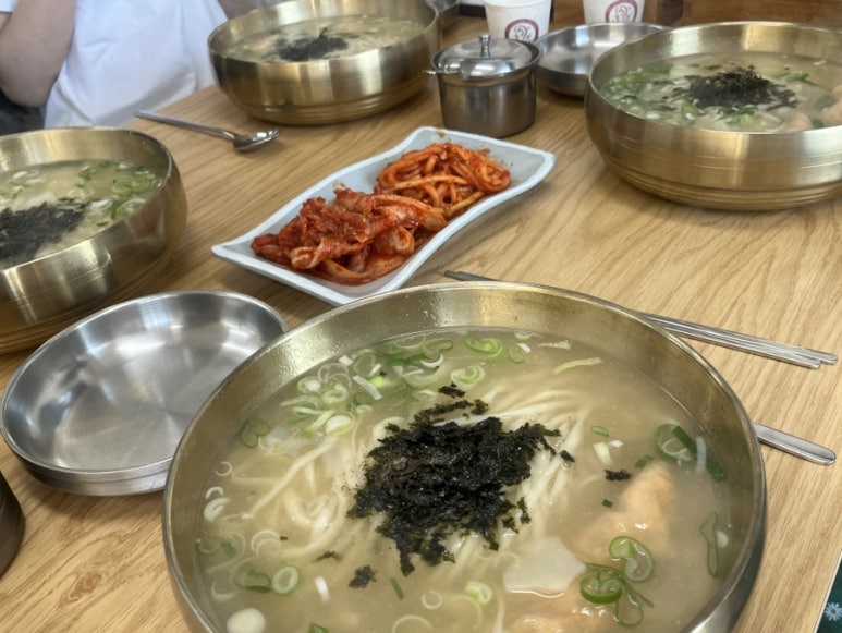 월송만두칼국수 이미지