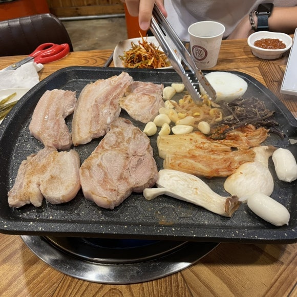 은순이네빨간돼지 이미지
