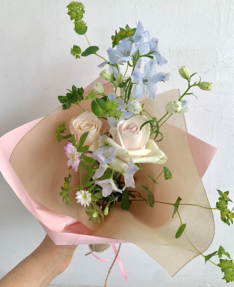 꽃을안기다 이미지