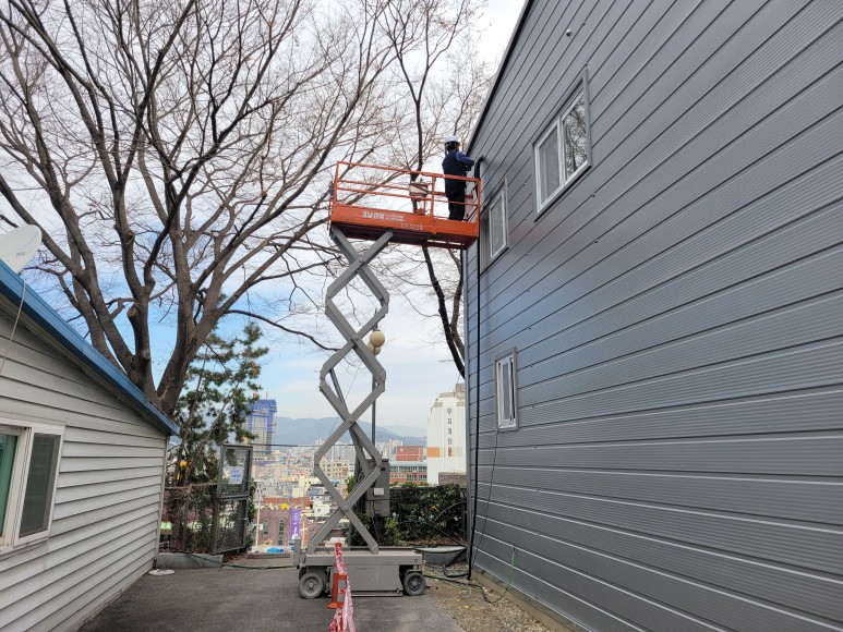 양산고소작업대리프트렌탈 이미지