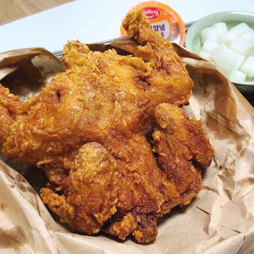 하림생닭통닭 이미지