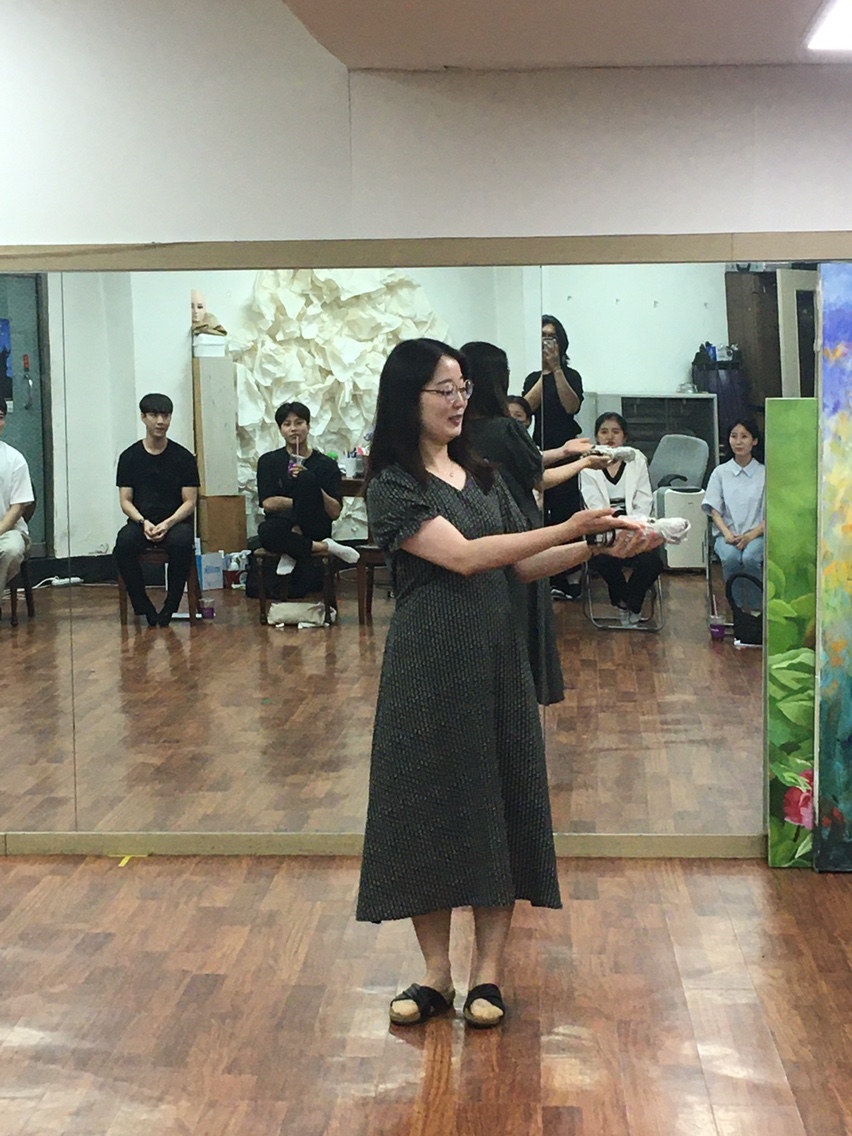 올모스트컴퍼니 이미지