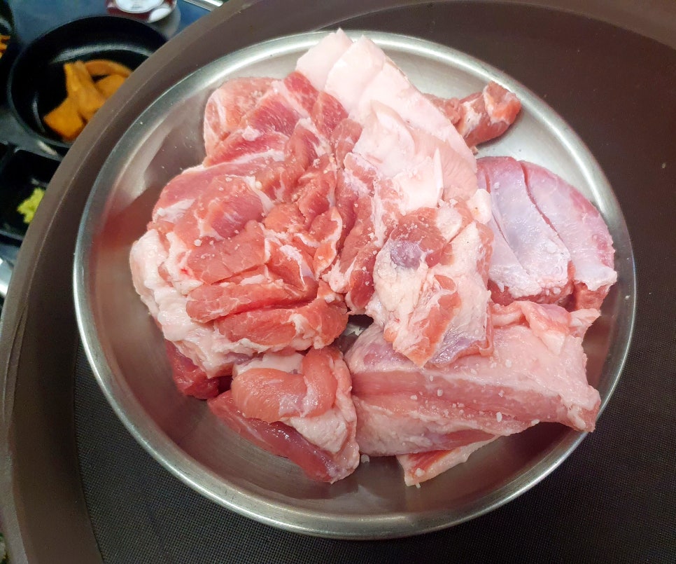 돈돼지뒷고기 이미지