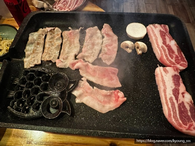 부엉이대패삼겹살 이미지