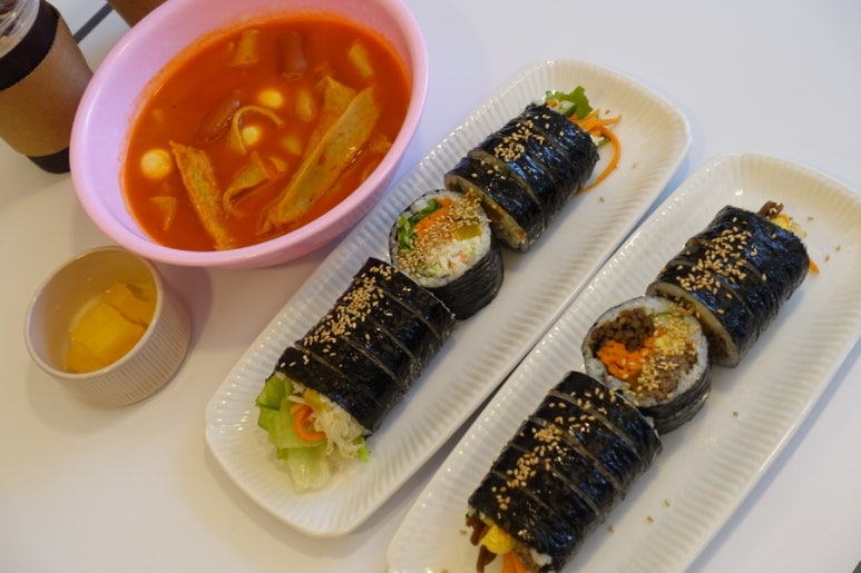 꼬숩 김밥 이미지