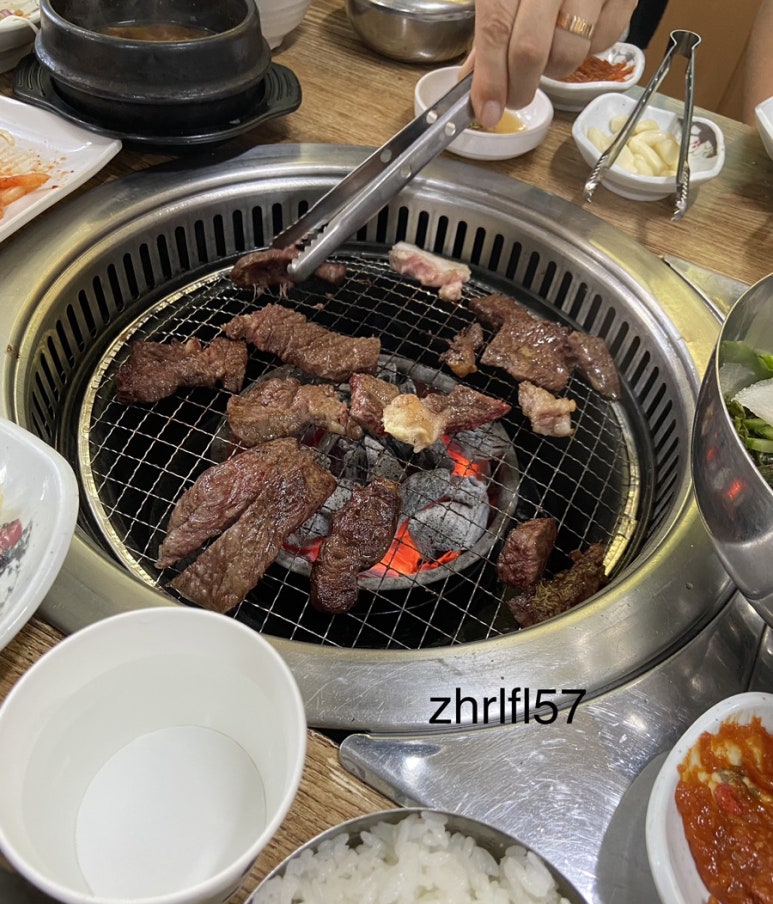 한우나랑먹음돼지 이미지