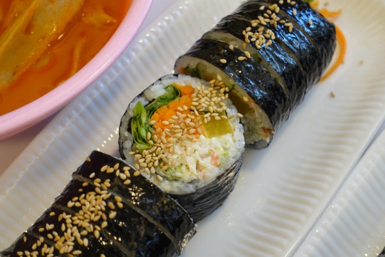 꼬숩 김밥 이미지