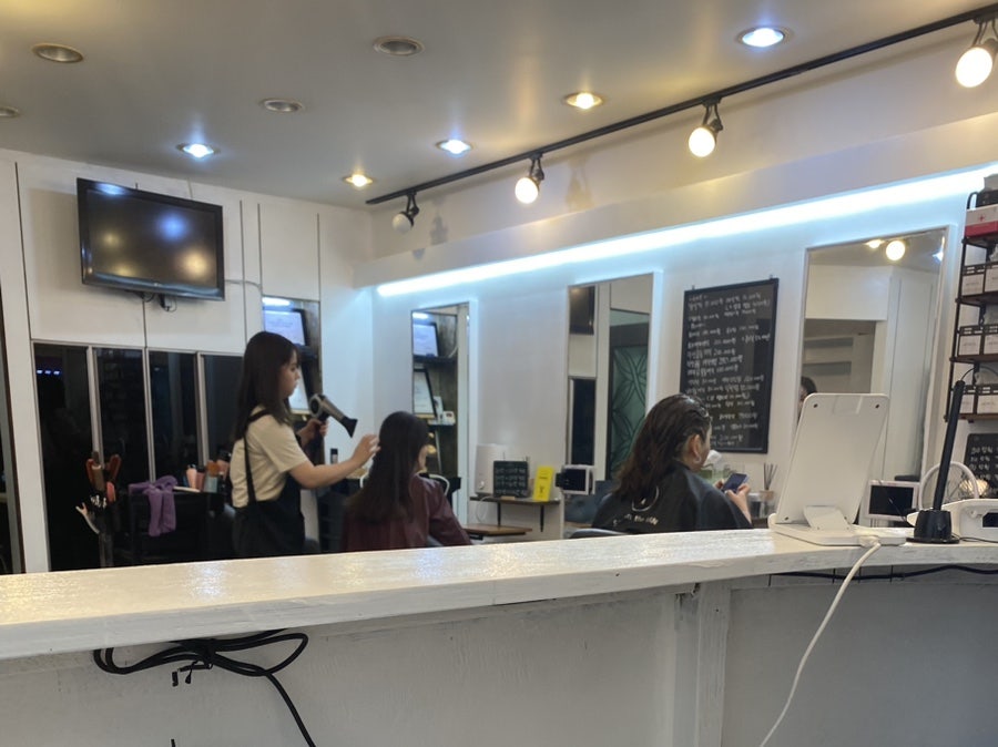 살롱인더반 이미지