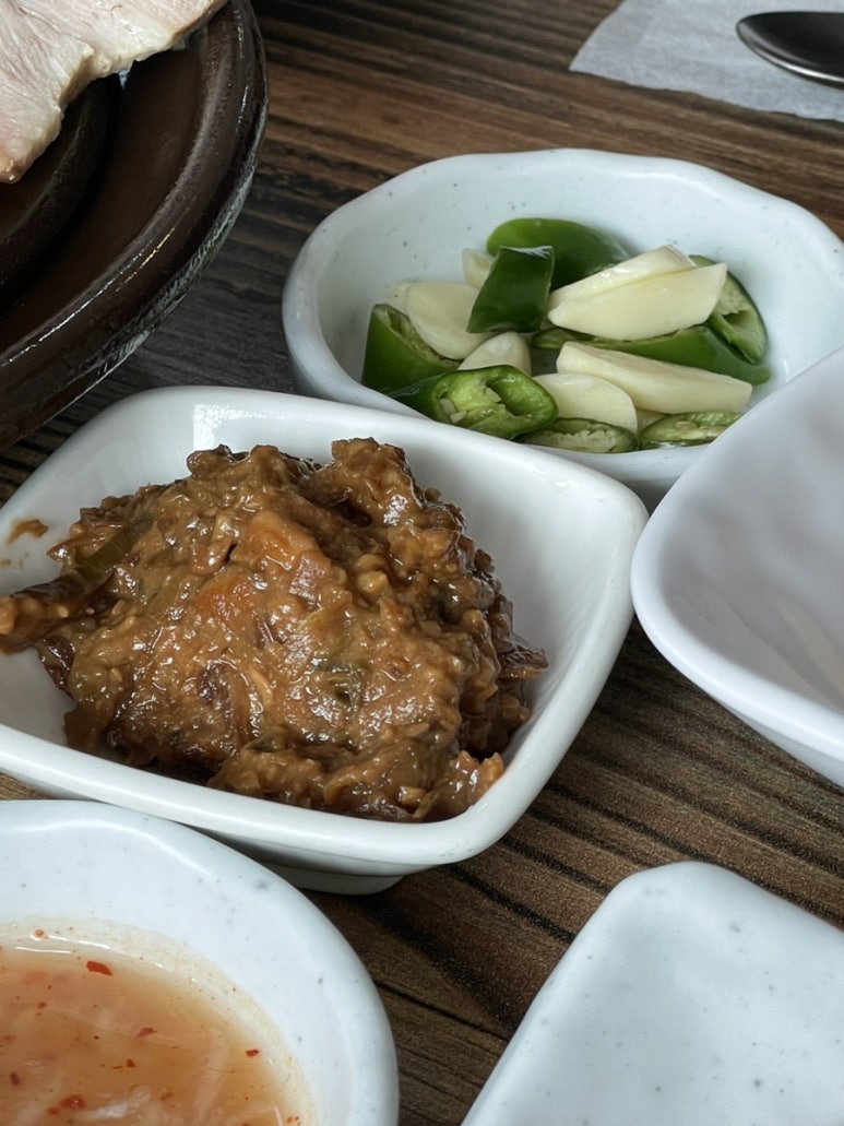 산아래보쌈，칼국수 이미지