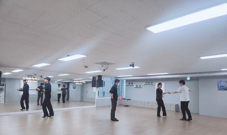 토탈 댄스스포츠 이미지