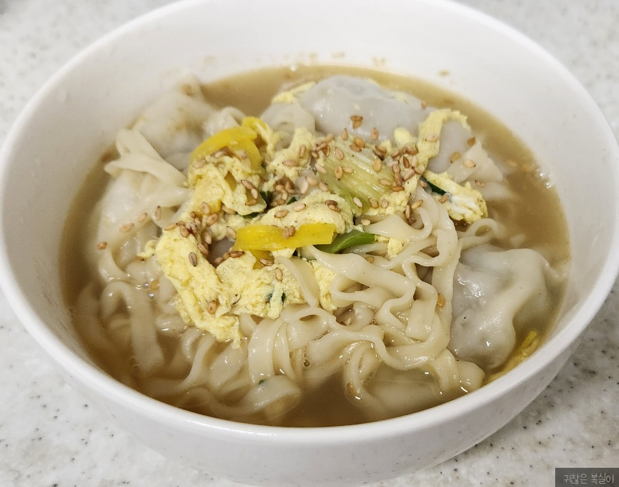 멸치칼국수·만둣국 이미지