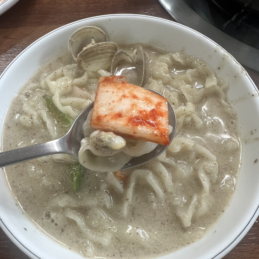 솔칼국수 이미지