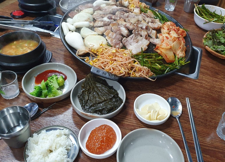 정원복돼지 이미지