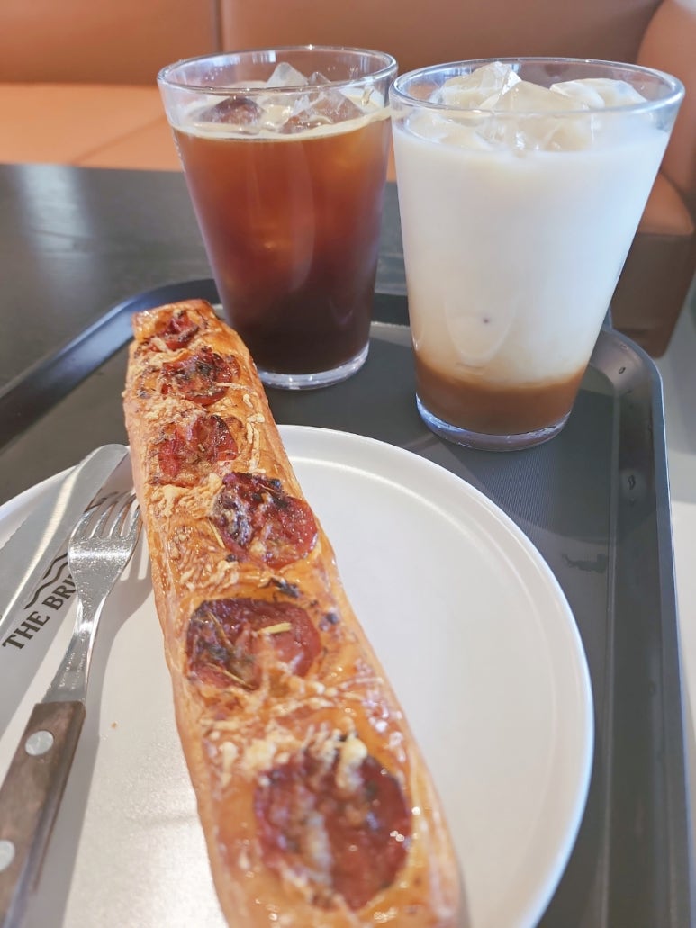 카페더브릿지 이미지