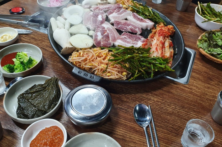 정원복돼지 이미지